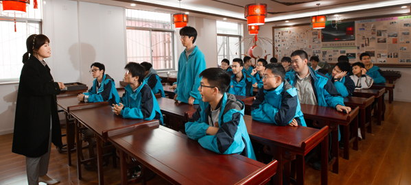 耀州 分类教学，因材施教，采取“一类一方案、一人一目标”的教学方法