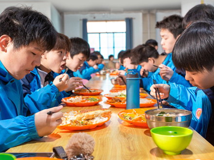耀州学生用餐