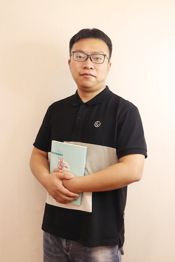 耀州杨斌 本科学历，毕业于西安航空学院