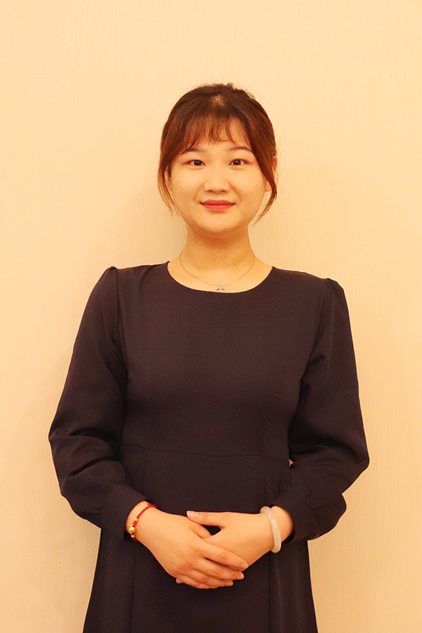 耀州文哲 本科学历，优秀班主任