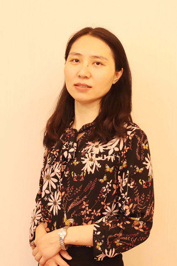 耀州王晓娜 研究生学历,毕业于华南师范大学